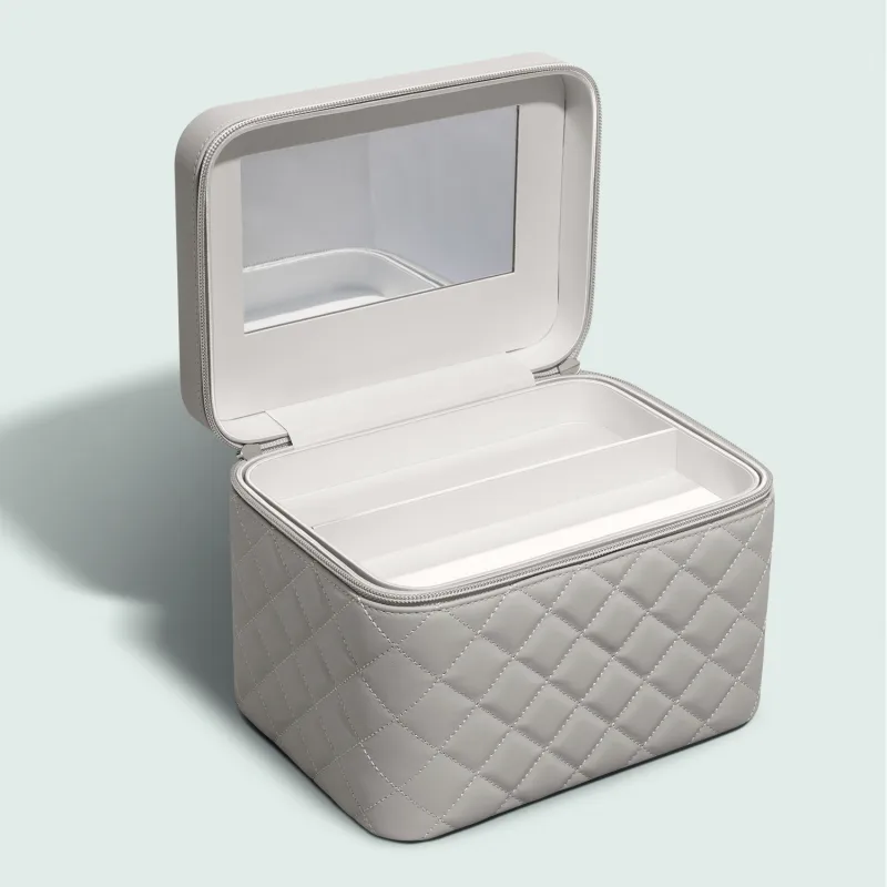 Maleta de Make Cinza Quem Disse, Berenice?